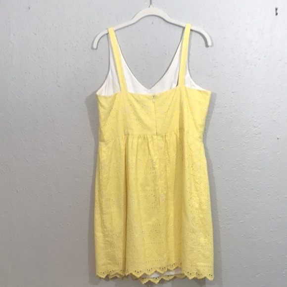 Vineyard Vines size 14 Yellow V-Neck Sleeveless Eyelet Fully Lined Dress - Picture 3 of 9